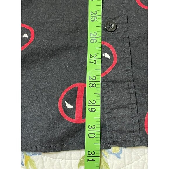 MARVEL DEADPOOL Men's Black Red All Over Print Short Sleeve Button Shirt Sz M - Picture 8 of 8